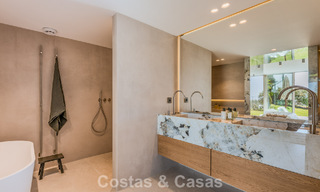 Elegante apartamento modernizado en venta, primera línea de Aloha Golf en Nueva Andalucía, Marbella 798771 