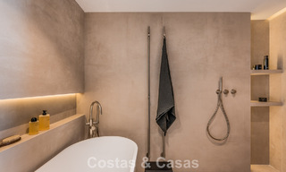 Elegante apartamento modernizado en venta, primera línea de Aloha Golf en Nueva Andalucía, Marbella 798772 