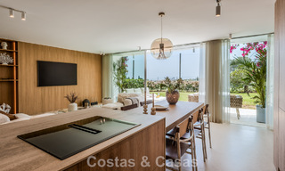 Elegante apartamento modernizado en venta, primera línea de Aloha Golf en Nueva Andalucía, Marbella 798787 