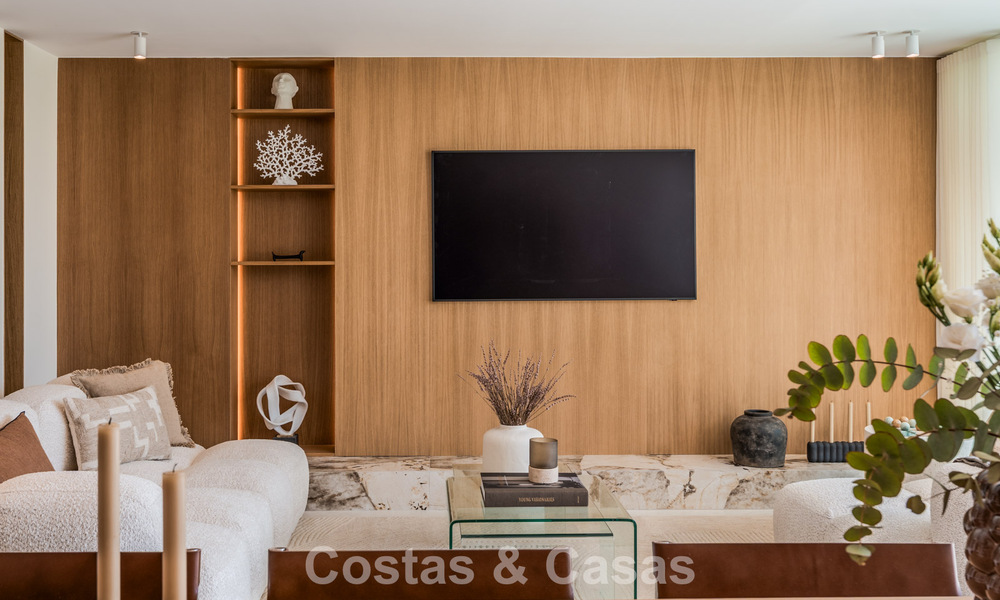 Elegante apartamento modernizado en venta, primera línea de Aloha Golf en Nueva Andalucía, Marbella 798788