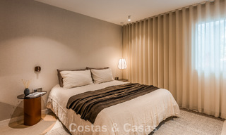 Elegante apartamento modernizado en venta, primera línea de Aloha Golf en Nueva Andalucía, Marbella 798789 