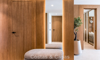 Elegante apartamento modernizado en venta, primera línea de Aloha Golf en Nueva Andalucía, Marbella 798793 