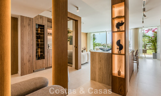 Elegante apartamento modernizado en venta, primera línea de Aloha Golf en Nueva Andalucía, Marbella 798794 