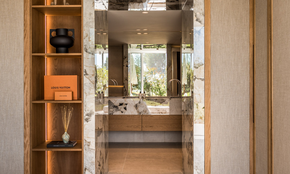 Elegante apartamento modernizado en venta, primera línea de Aloha Golf en Nueva Andalucía, Marbella 798797