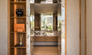 Elegante apartamento modernizado en venta, primera línea de Aloha Golf en Nueva Andalucía, Marbella 798797 