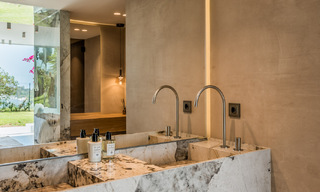 Elegante apartamento modernizado en venta, primera línea de Aloha Golf en Nueva Andalucía, Marbella 798798 