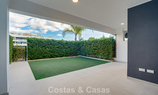 Apartamento moderno con jardín en venta en la New Golden Mile entre Marbella y Estepona 798805 