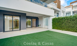 Apartamento moderno con jardín en venta en la New Golden Mile entre Marbella y Estepona 798806 