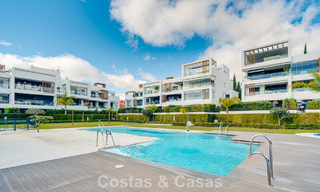 Apartamento moderno con jardín en venta en la New Golden Mile entre Marbella y Estepona 798809 