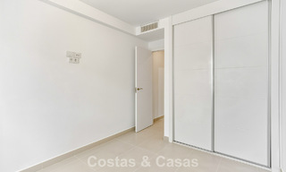 Apartamento moderno con jardín en venta en la New Golden Mile entre Marbella y Estepona 798813 