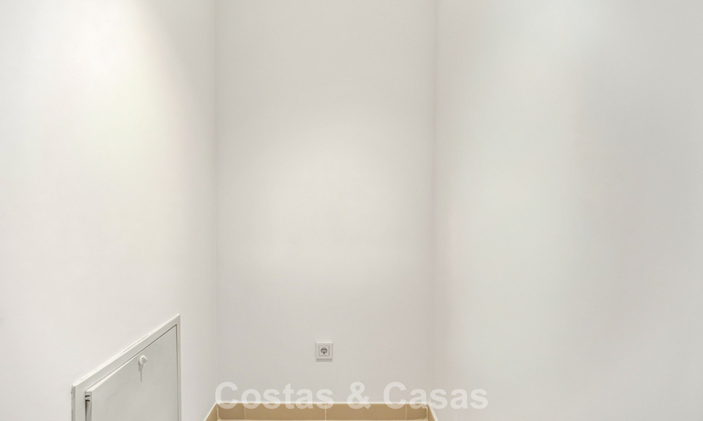 Apartamento moderno con jardín en venta en la New Golden Mile entre Marbella y Estepona 798817