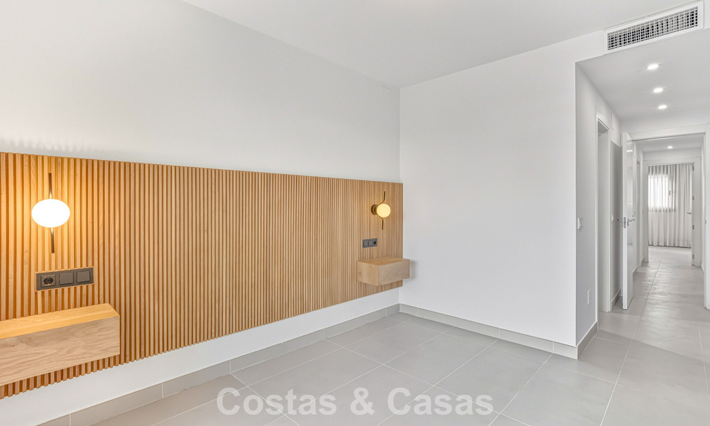 Apartamento moderno con jardín en venta en la New Golden Mile entre Marbella y Estepona 798818
