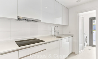 Apartamento moderno con jardín en venta en la New Golden Mile entre Marbella y Estepona 798820 