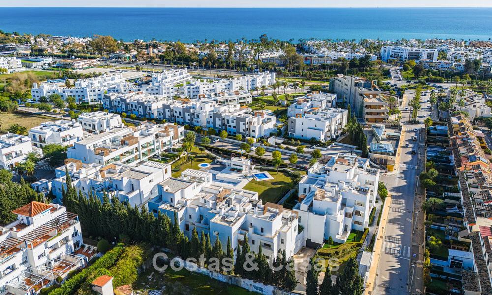 Apartamento moderno con jardín en venta en la New Golden Mile entre Marbella y Estepona 798825