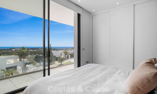 Villa contemporánea con vistas panorámicas al mar en venta en una prestigiosa zona de golf en Marbella - Benahavís 798856 