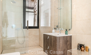 Villa contemporánea con vistas panorámicas al mar en venta en una prestigiosa zona de golf en Marbella - Benahavís 798858 