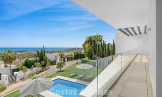 Villa contemporánea con vistas panorámicas al mar en venta en una prestigiosa zona de golf en Marbella - Benahavís 798859 