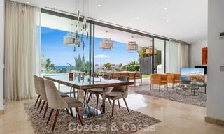 Villa contemporánea con vistas panorámicas al mar en venta en una prestigiosa zona de golf en Marbella - Benahavís 798860 