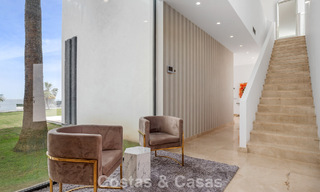 Villa contemporánea con vistas panorámicas al mar en venta en una prestigiosa zona de golf en Marbella - Benahavís 798868 