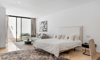 Villa contemporánea con vistas panorámicas al mar en venta en una prestigiosa zona de golf en Marbella - Benahavís 798874 
