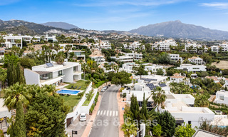 Villa contemporánea con vistas panorámicas al mar en venta en una prestigiosa zona de golf en Marbella - Benahavís 798886 