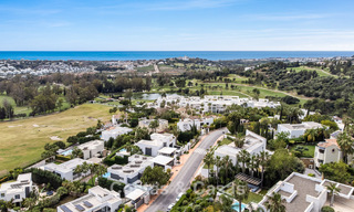 Villa contemporánea con vistas panorámicas al mar en venta en una prestigiosa zona de golf en Marbella - Benahavís 798889 