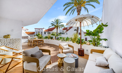 Apartamento contemporáneo y renovado listo para entrar a vivir en venta en Nueva Andalucía, Marbella 798894