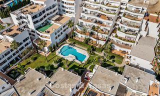 Apartamento contemporáneo y renovado listo para entrar a vivir en venta en Nueva Andalucía, Marbella 798896 