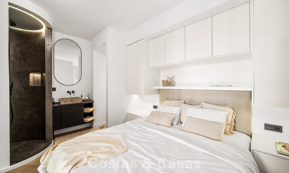 Apartamento contemporáneo y renovado listo para entrar a vivir en venta en Nueva Andalucía, Marbella 798898