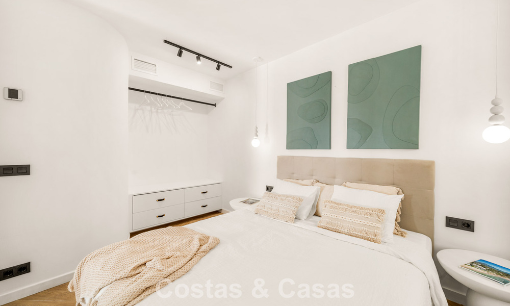 Apartamento contemporáneo y renovado listo para entrar a vivir en venta en Nueva Andalucía, Marbella 798903
