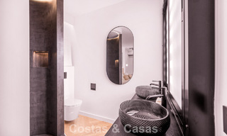 Apartamento contemporáneo y renovado listo para entrar a vivir en venta en Nueva Andalucía, Marbella 798904 