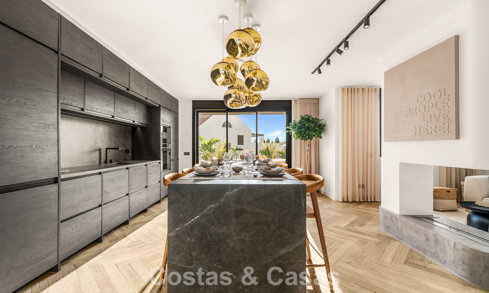 Apartamento contemporáneo y renovado listo para entrar a vivir en venta en Nueva Andalucía, Marbella 798907