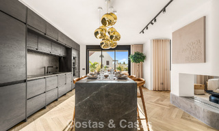 Apartamento contemporáneo y renovado listo para entrar a vivir en venta en Nueva Andalucía, Marbella 798907 