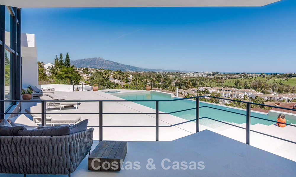 Villa de lujo avanzada con vistas panorámicas al mar en venta en las colinas de Marbella - Benahavís 798927