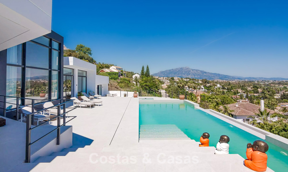 Villa de lujo avanzada con vistas panorámicas al mar en venta en las colinas de Marbella - Benahavís 798933