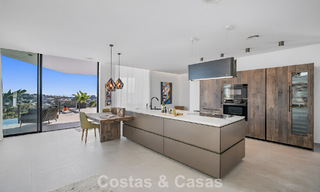 Villa de lujo avanzada con vistas panorámicas al mar en venta en las colinas de Marbella - Benahavís 798938 