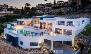 Villa de lujo avanzada con vistas panorámicas al mar en venta en las colinas de Marbella - Benahavís 798944 