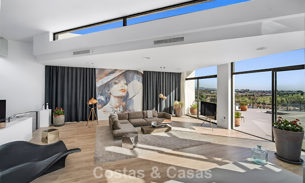 Villa de lujo avanzada con vistas panorámicas al mar en venta en las colinas de Marbella - Benahavís 798957