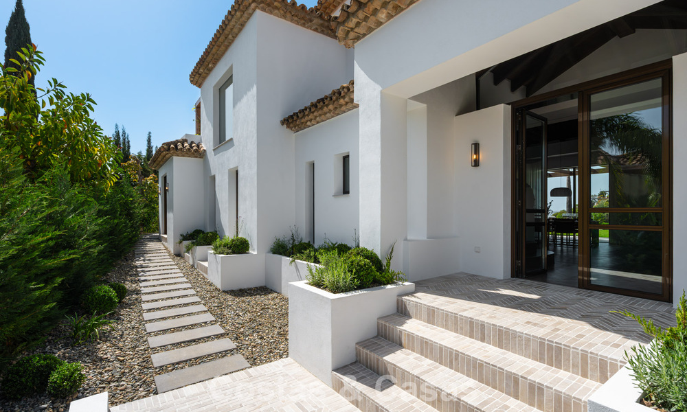 Villa de lujo en estilo arquitectónico mediterráneo contemporáneo en venta en una urbanización cerrada en Marbella - Benahavís 799066