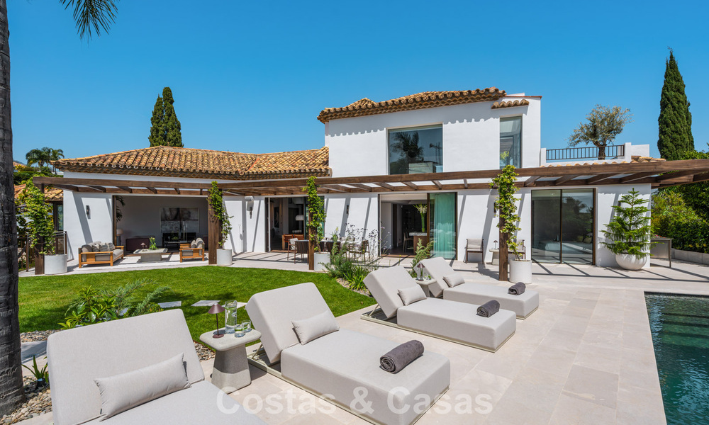 Villa de lujo en estilo arquitectónico mediterráneo contemporáneo en venta en una urbanización cerrada en Marbella - Benahavís 799082