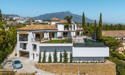 Villa de lujo en estilo arquitectónico mediterráneo contemporáneo en venta en una urbanización cerrada en Marbella - Benahavís 799094