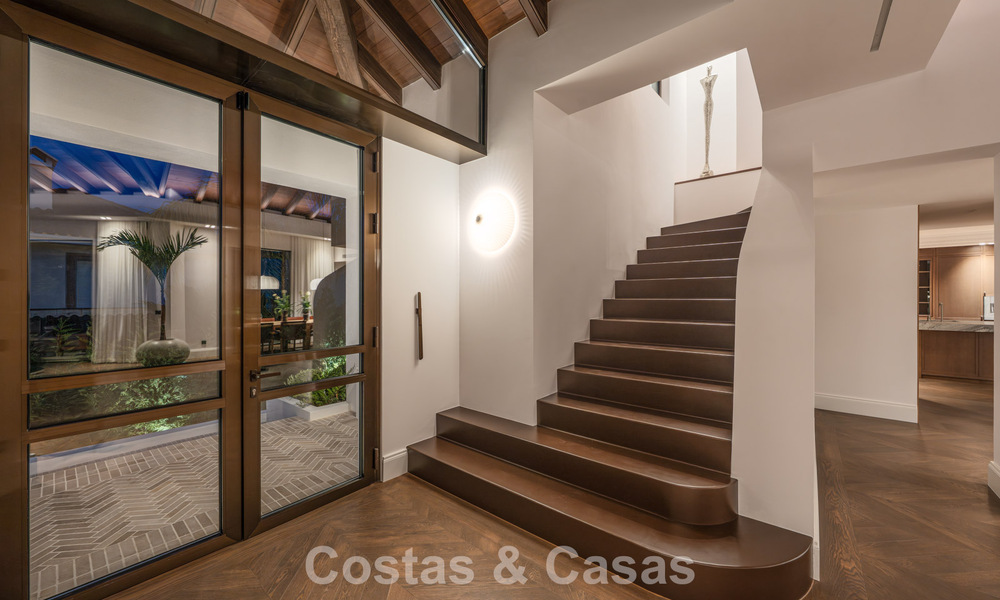 Villa de lujo en estilo arquitectónico mediterráneo contemporáneo en venta en una urbanización cerrada en Marbella - Benahavís 799097