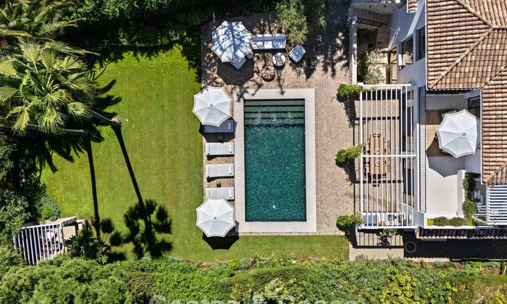 Villa mediterránea contemporánea llave en mano en venta, junto al campo de golf Las Brisas en Nueva Andalucía, Marbella 799102
