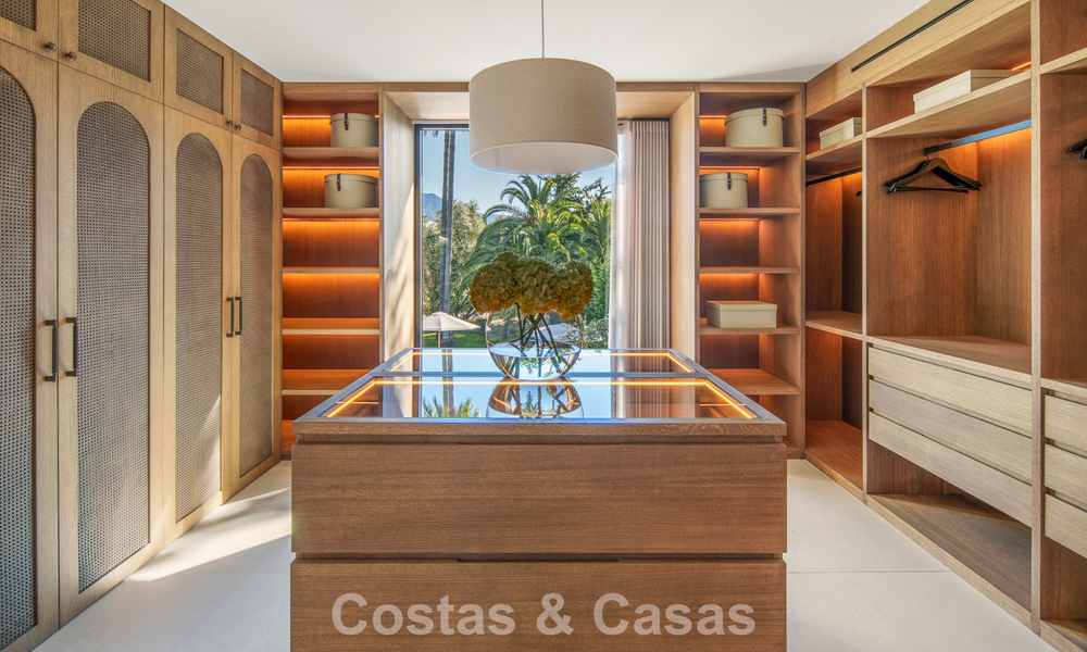 Villa mediterránea contemporánea llave en mano en venta, junto al campo de golf Las Brisas en Nueva Andalucía, Marbella 799103