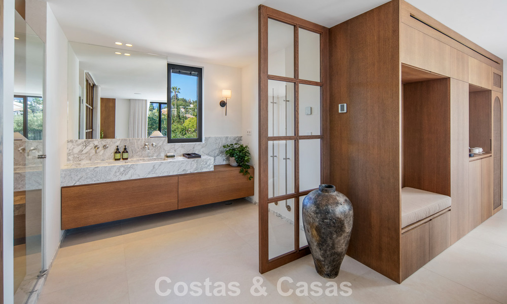 Villa mediterránea contemporánea llave en mano en venta, junto al campo de golf Las Brisas en Nueva Andalucía, Marbella 799108