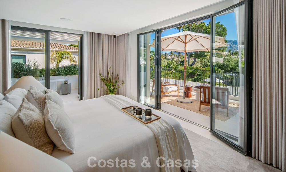 Villa mediterránea contemporánea llave en mano en venta, junto al campo de golf Las Brisas en Nueva Andalucía, Marbella 799117