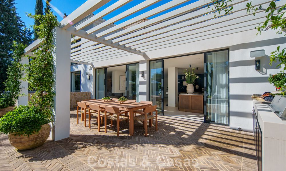 Villa mediterránea contemporánea llave en mano en venta, junto al campo de golf Las Brisas en Nueva Andalucía, Marbella 799123