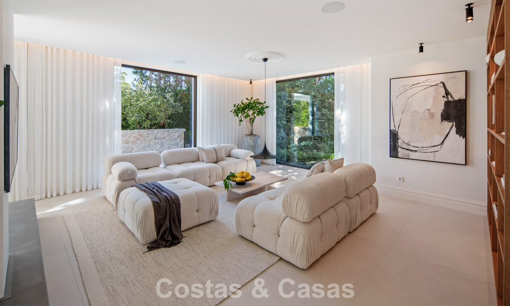Villa mediterránea contemporánea llave en mano en venta, junto al campo de golf Las Brisas en Nueva Andalucía, Marbella 799139