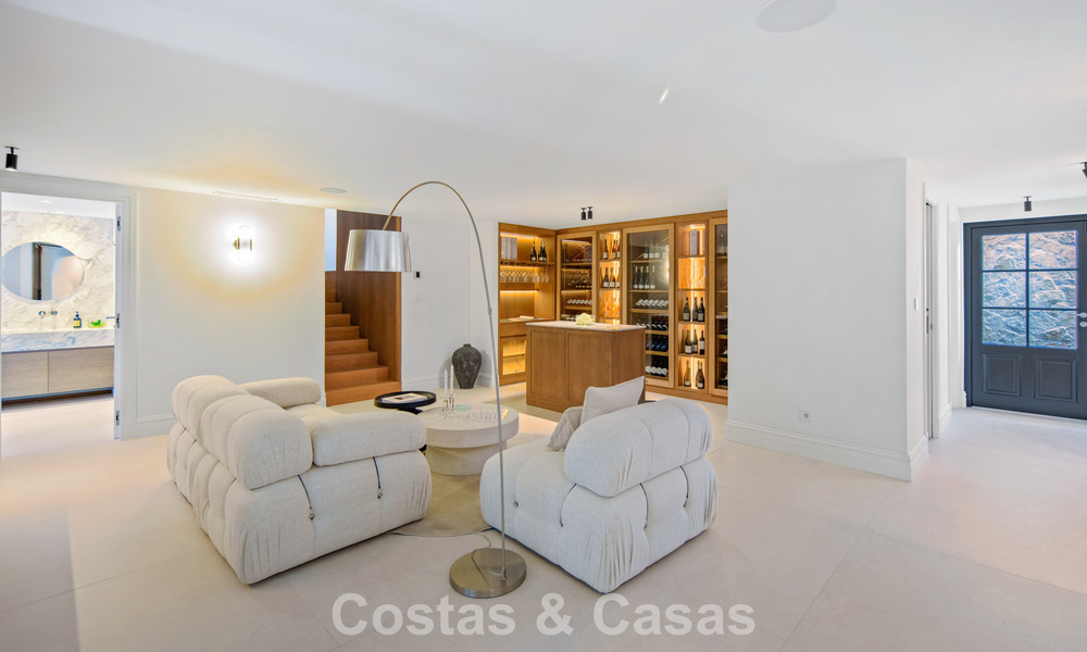 Villa mediterránea contemporánea llave en mano en venta, junto al campo de golf Las Brisas en Nueva Andalucía, Marbella 799151