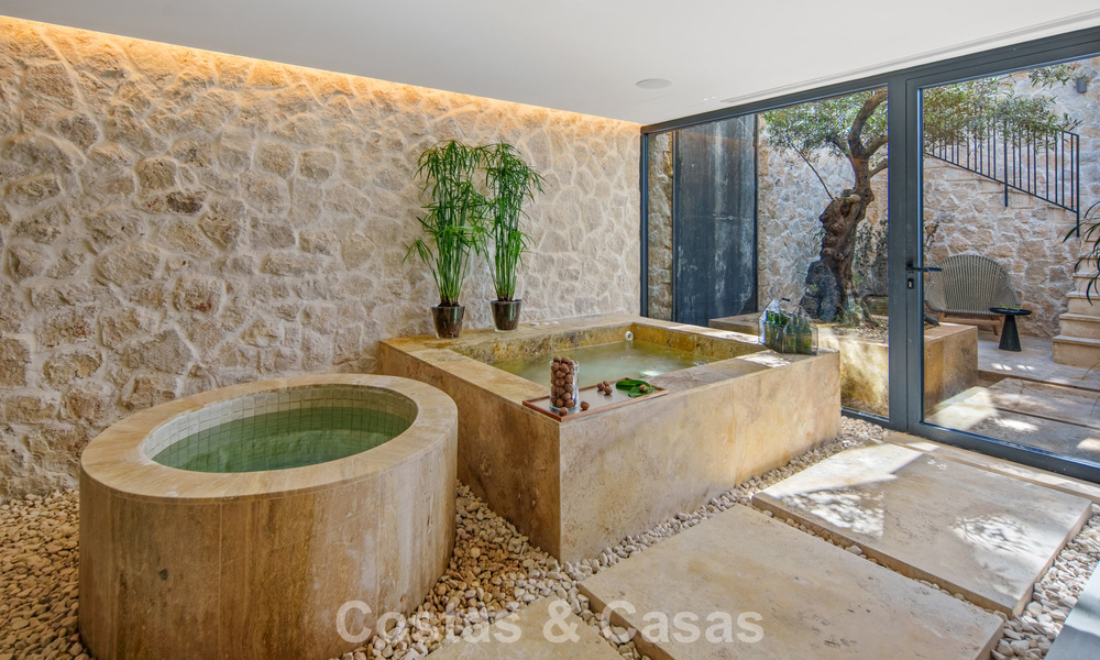 Villa mediterránea contemporánea llave en mano en venta, junto al campo de golf Las Brisas en Nueva Andalucía, Marbella 799161